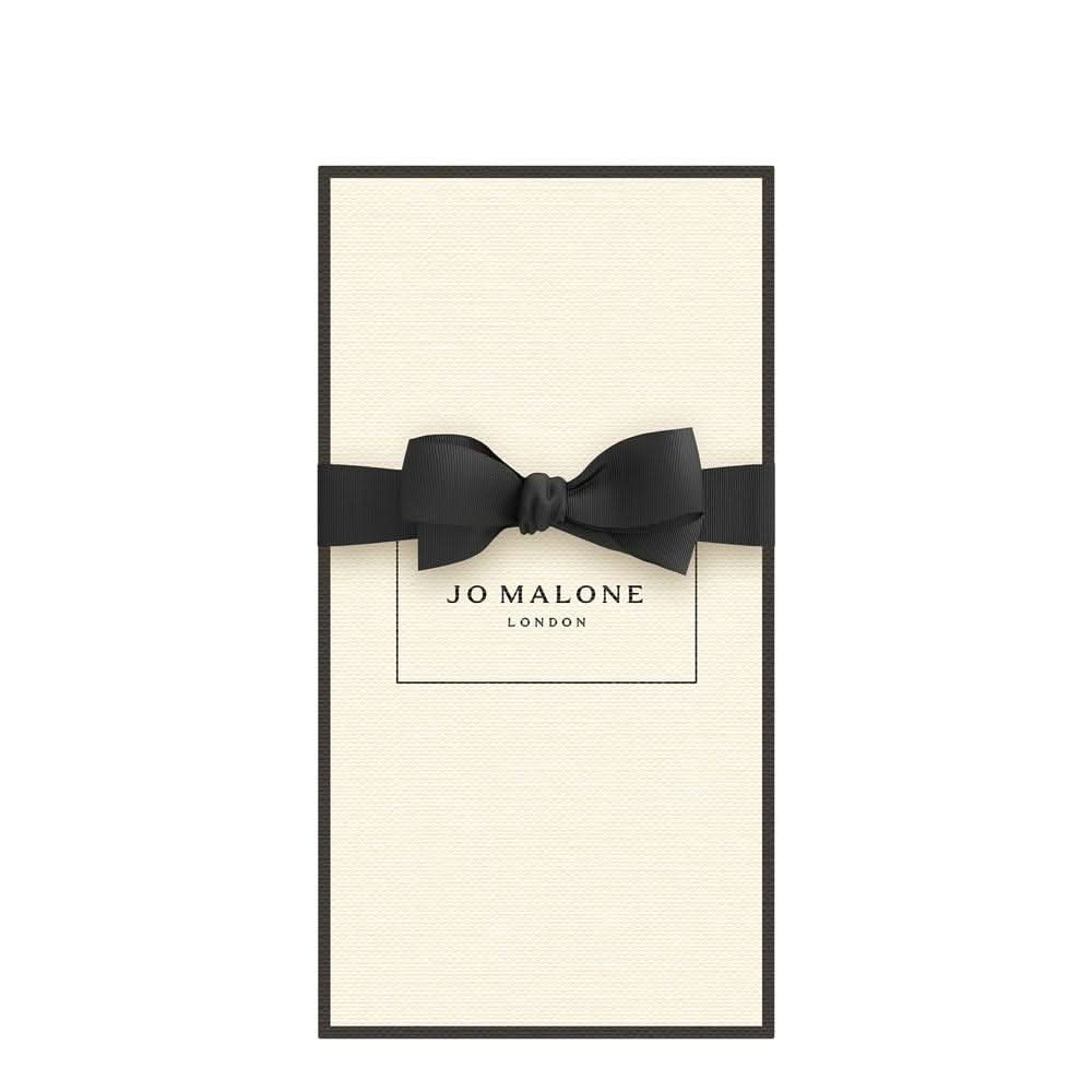 Peony & Blush Suede Cologne Eau De Cologne Jo Malone London Peony & Blush Suede is a sophisticated and elegant Eau de Cologne that encapsulates the timeless beauty of blooming peonies combined with a touch of luxurious suede. This fragrance is a delightfu