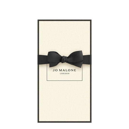 Nectarine Blossom & Honey Cologne Jo Malone London Nectarine Blossom & Honey is a vibrant and delectable Eau de Cologne that captures the essence of a sun-drenched orchard in full bloom. This fragrance beautifully balances the juicy sweetness of ripe nect