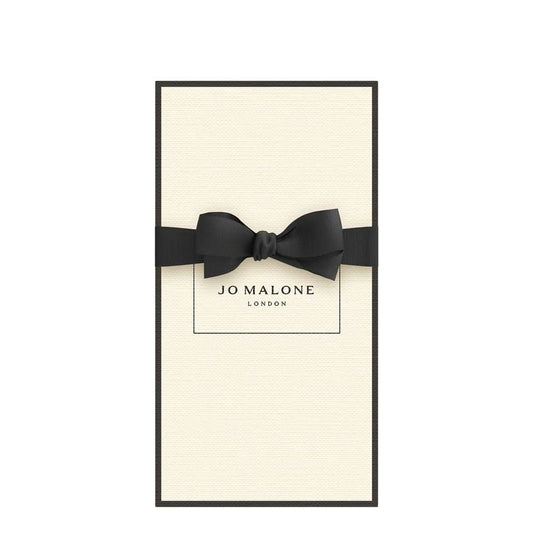 Peony & Blush Suede Cologne Eau De Cologne Jo Malone London Peony & Blush Suede is a sophisticated and elegant Eau de Cologne that encapsulates the timeless beauty of blooming peonies combined with a touch of luxurious suede. This fragrance is a delightfu