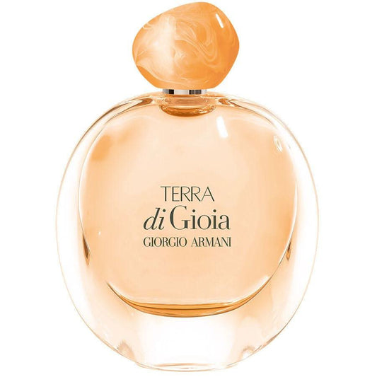 Terra Di Gioia Eau De Parfum Imagine the sensation of walking barefoot on sun-scorched sand—this is the feeling that Armani Terra Di Gioia captures. With just one breath, this fragrance transports you to the Mediterranean shores, where waves crash against