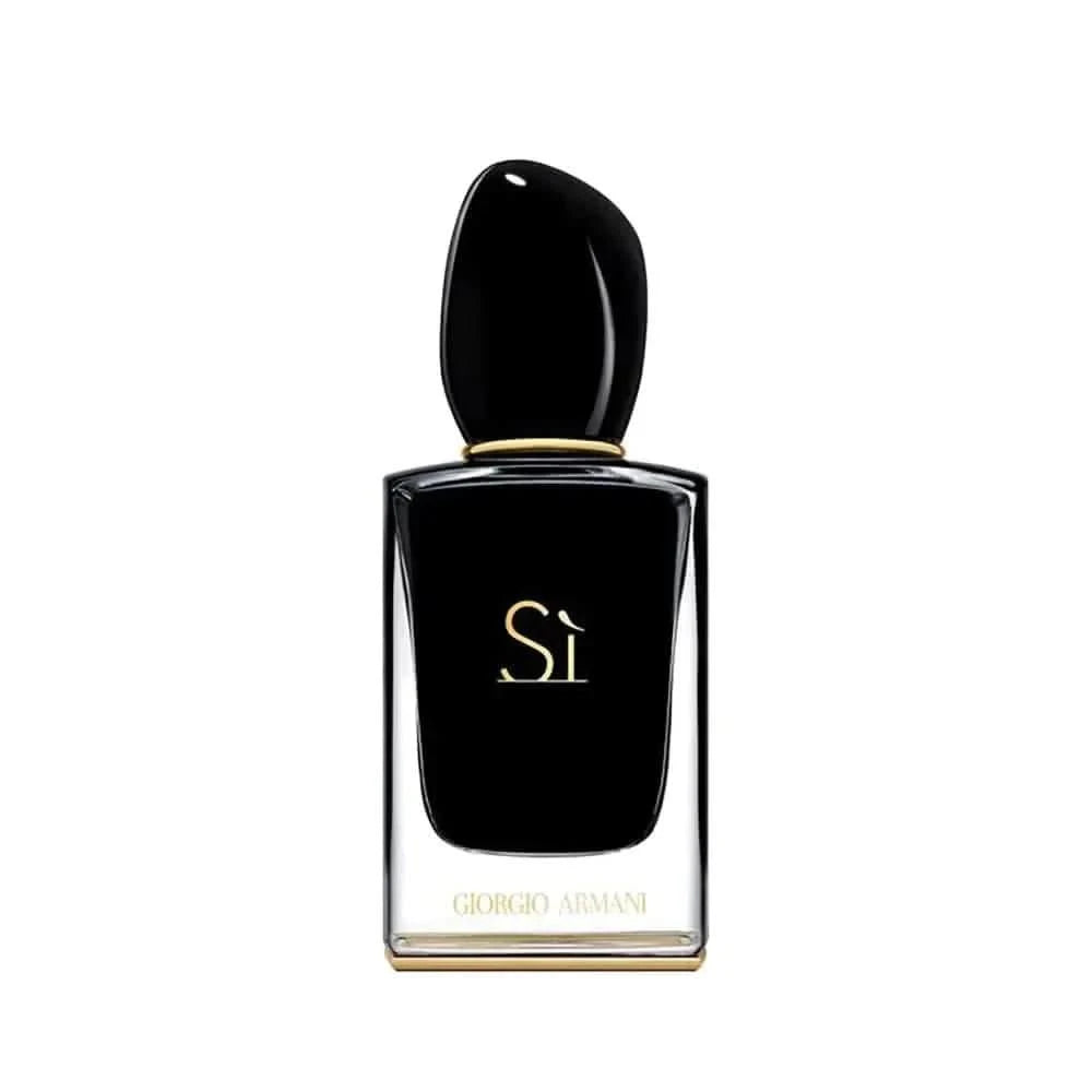 Si Intense Black Eau De Parfum Giorgio Armani presents Sì Intense Eau de Parfum as a passionate, assertive, and unprecedentedly feminine fragrance. Building upon the intensely seductive liqueur of black currant, it incorporates nuances of freesia and the